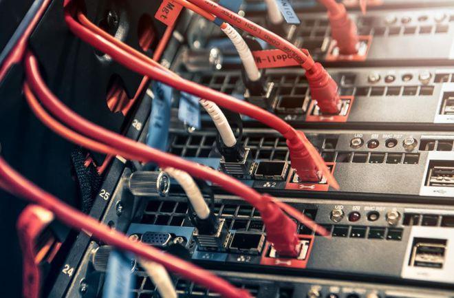 谷歌的中国盟友,横跨云计算与5g两大热点,"光模块龙头"中际旭创除了贵